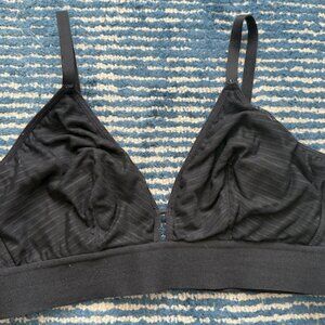 BLACK BRALETTE BUSTY